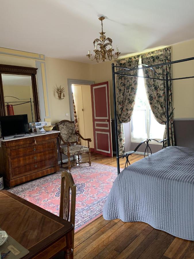 Chemilly-sur-Yonne Chateau Le Barreau - Chambres D'Hotes الغرفة الصورة